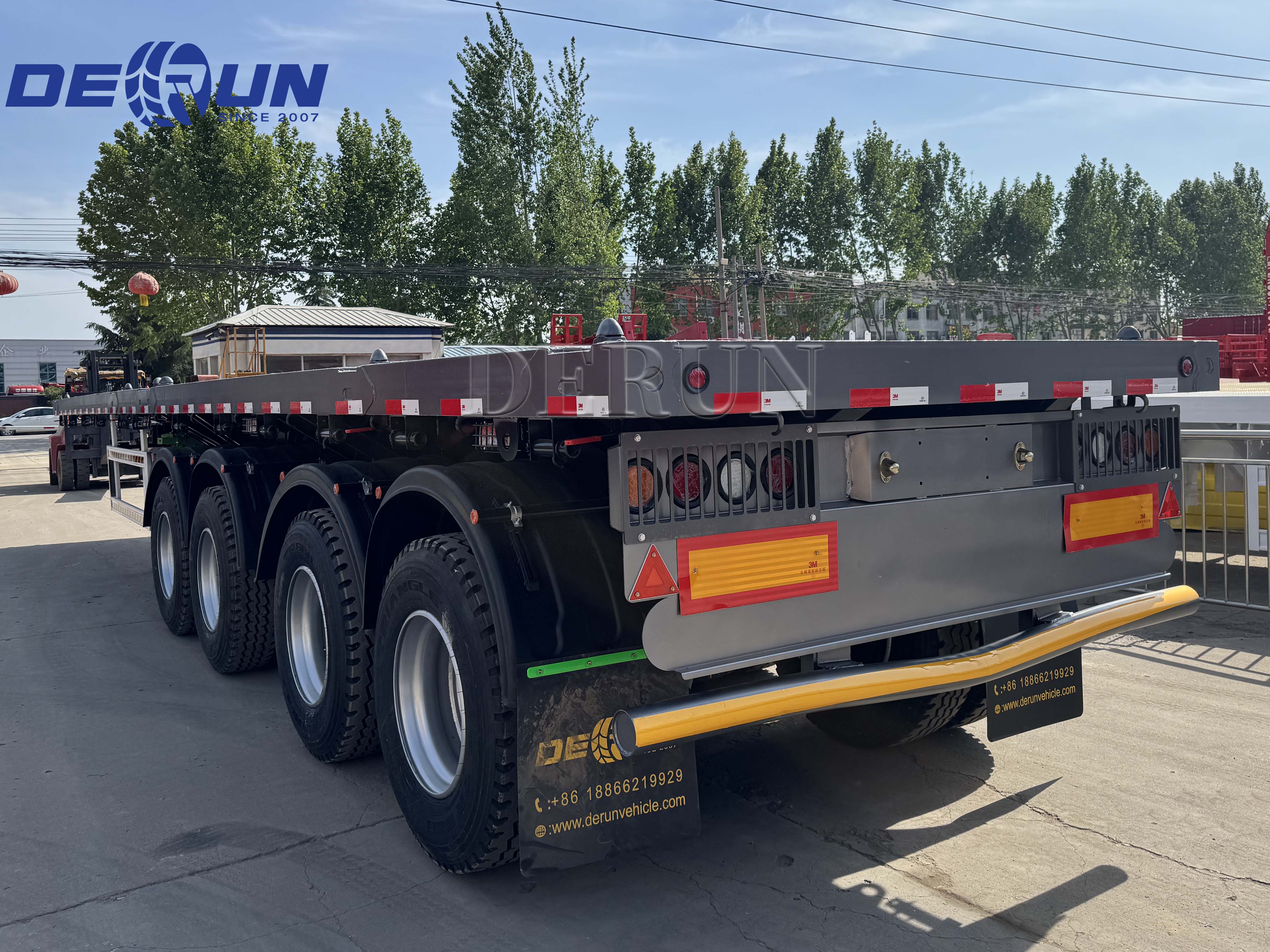 Bốn sơ mi rơ moóc phẳng 4 trục sẽ được gửi đến Ghana.