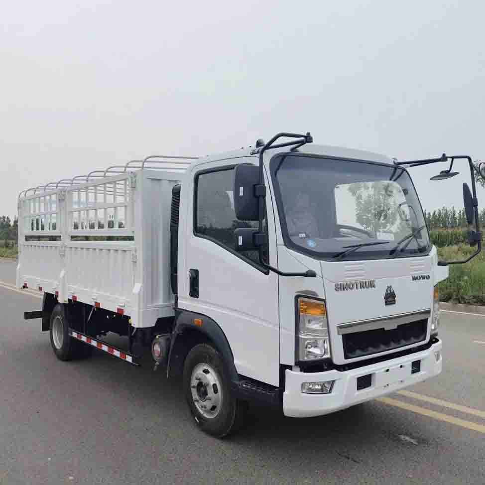 Xe tải hàng rào nhẹ 4x2 Sinotruk