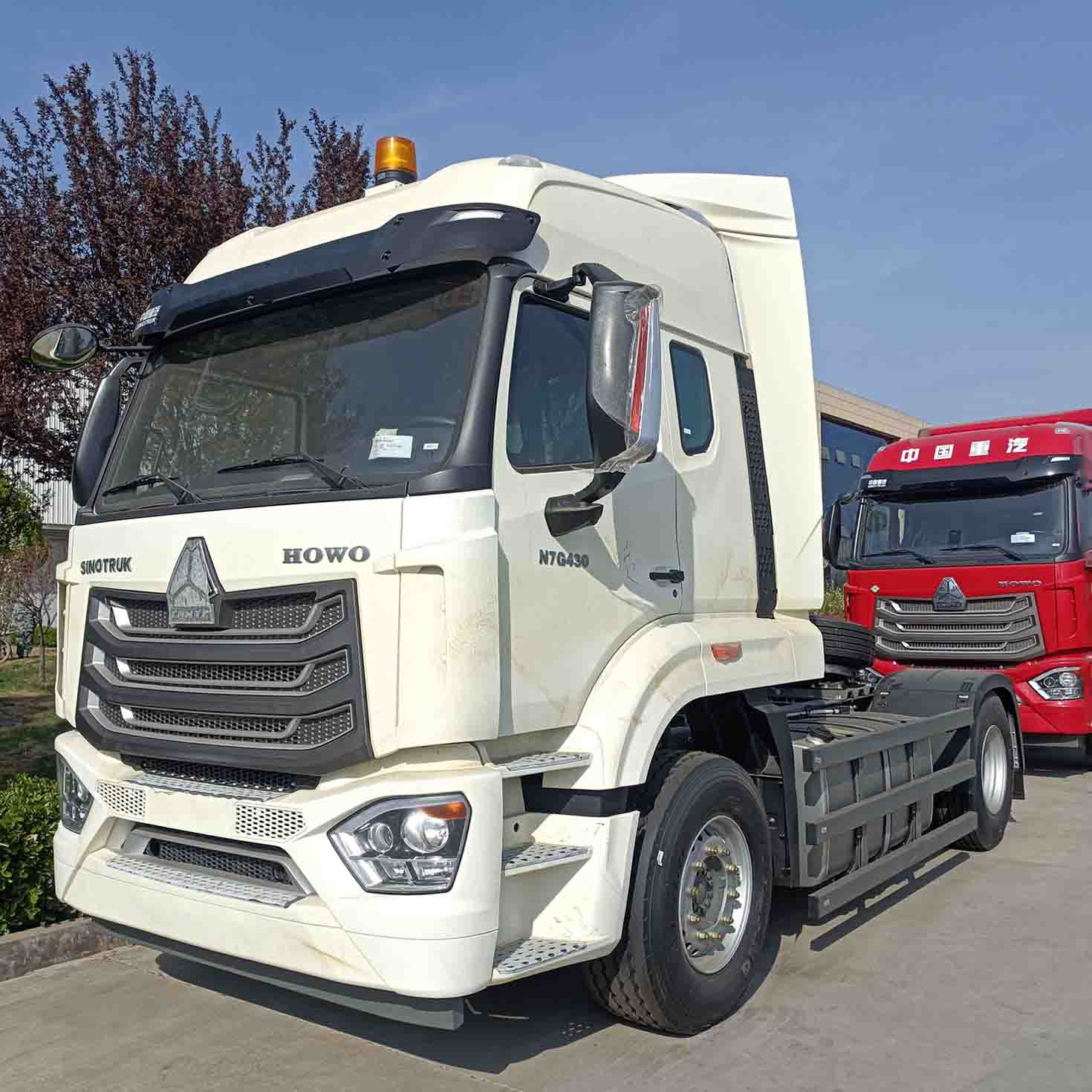 Xe đầu kéo Sinotruk Howo 4x2 NX đã qua sử dụng